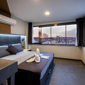 Otel The Queen