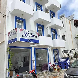 Otel R House ***